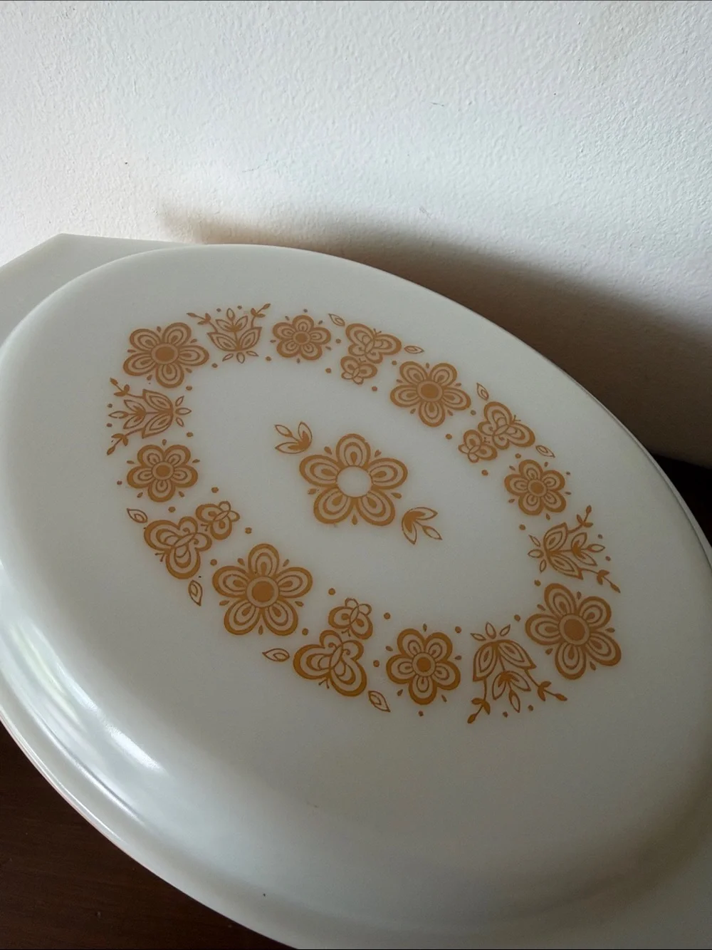 Vintage “Butterfly Gold” Pyrex Covered Casserole Dish with White Lid - 2.5qt